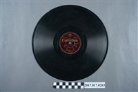 藏品(古倫美亞公司發行臺語專輯《城市之夜》10吋蟲膠唱片)的圖片