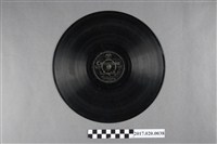 藏品(古倫美亞出品編號26974日語歌曲《大稻埕小夜曲、五更鼓》蟲膠唱片)的圖片