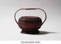 藏品(朱漆金彩檳榔籃)的圖片