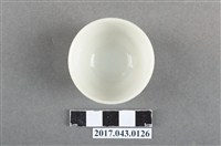 藏品(白釉素面小圓杯)的圖片