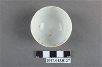 藏品(手繪青花變形文字紋小圓杯)的圖片