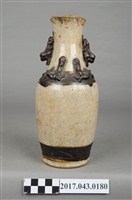 藏品(白釉褐彩雙耳瓶)的圖片