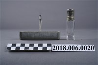 藏品(注射筒盒及玻璃瓶)的圖片