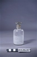 藏品(中寬口玻璃瓶與玻璃瓶蓋)的圖片