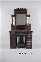藏品(乾漆書桌落地式梳妝臺)的圖片