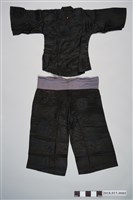 藏品(黑綢地團花緹花大襟女衫及合襠褲)的圖片