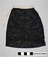 藏品(黑素綢女筒裙)的圖片