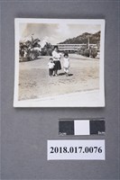 藏品(林何賽秋與子女於中興新村)的圖片