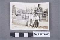 藏品(林坤佐與一男於大貝湖噴水池)的圖片