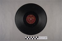 藏品(臺灣古倫美亞唱片公司發行編號80167《悲戀情曲：愛玉自嘆》蟲膠唱片)的圖片