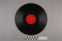 藏品(日本松竹唱片公司編號S3008《北京語唱片　日本語與北京語：浪靜談天(二)(十三)、同上火車(一)(十四)》蟲膠唱片)的圖片