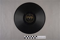 藏品(臺灣古倫美亞唱片公司發行編號80109《歌仔戲：陳杏元重台別(七)、(八)》蟲膠唱片)的圖片