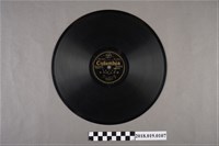 藏品(臺灣古倫美亞唱片公司發行編號80107《歌仔戲：陳杏元重台別(三)、(四)》蟲膠唱片)的圖片