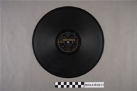 藏品(臺灣古倫美亞唱片公司發行編號80145《歌仔戲曲：白蛇求親(上)、(下)》蟲膠唱片)的圖片