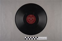 藏品(臺灣古倫美亞唱片公司發行編號80188《新欵歌戲：採花簿情報(其一)、(其二)》蟲膠唱片)的圖片