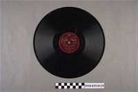 藏品(臺灣古倫美亞唱片公司發行編號80190《新欵歌戲：採花簿情報(其五)、(其六)》蟲膠唱片)的圖片