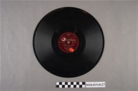 藏品(臺灣古倫美亞唱片公司發行編號80223《新欵歌戲曲：陳三設計為奴(其一)、(其二)》蟲膠唱片)的圖片