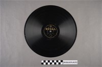 藏品(臺灣古倫美亞唱片公司發行利家商標編號T34《南管曲 十三空：山險峻(三)、(四)》蟲膠唱片)的圖片