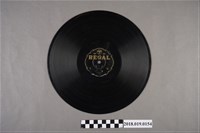 藏品(臺灣古倫美亞唱片公司發行利家商標編號T38《南管曲 北疊：我是、小字》蟲膠唱片)的圖片