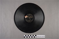 藏品(臺灣古倫美亞唱片公司發行利家商標編號T56《鼓吹樂：開金扇、黃大娘》蟲膠唱片)的圖片