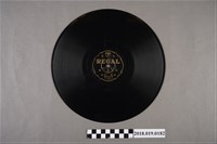 藏品(臺灣古倫美亞唱片公司發行利家商標編號T192《新欵歌戲：馬俊娶七娘(一)、(二)》蟲膠唱片)的圖片