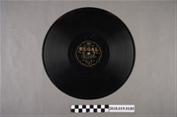 藏品(臺灣古倫美亞唱片公司發行利家商標編號T195《新欵歌戲：孔氏顯聖託五子：五子哭墓(三)、(四)》蟲膠唱片)的圖片