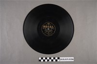 藏品(臺灣古倫美亞唱片公司發行利家商標編號T196《新欵歌戲：孔氏顯聖託五子：五子哭墓(五)、(六)》蟲膠唱片)的圖片