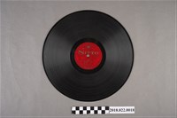 藏品(日東唱片公司發行編號「N2018」《新歌仔戲：孝子姚大舜前集（五）、（六）》10吋蟲膠唱片)的圖片