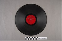 藏品(日東唱片公司發行編號「N2019」《新歌仔戲：孝子姚大舜前集（七）、（八）》10吋蟲膠唱片)的圖片