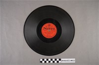 藏品(日東唱片公司發行編號「N2028」《新歌仔戲：孝子姚大舜後集（一）、（二）》10吋蟲膠唱片)的圖片