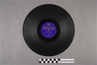 藏品(日東唱片公司發行編號「N680」《歌仔戲：三伯英台回陽（五）、（六）》10吋蟲膠唱片)的圖片
