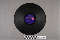 藏品(日東唱片公司發行編號「N686」《新歌仔戲：三伯仲狀元（一）、（二）》10吋蟲膠唱片)的圖片