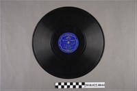 藏品(勝利唱片公司發行編號「FJ-1025」《歌仔戲：孟姜女招親（七）、（八）》10吋蟲膠唱片)的圖片