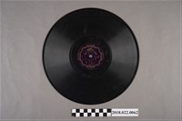 藏品(勝利唱片公司發行編號「FJ-1155」《歌仔戲：鳳嬌會李旦（三）、（四）》10吋蟲膠唱片)的圖片