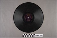 藏品(勝利唱片公司發行編號「FJ-1156」《歌仔戲：鳳嬌會李旦（五）、（六）》10吋蟲膠唱片)的圖片