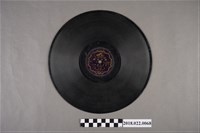 藏品(勝利唱片公司發行編號「FJ1204」《孟姜女歸天（五）、（六）》10吋蟲膠唱片)的圖片