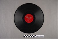 藏品(利家唱片公司發行編號「T1058」《歌曲戲：陳三充軍（其七）、（其八）》10吋蟲膠唱片)的圖片