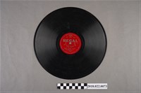 藏品(利家唱片公司發行編號「T1059」《歌曲戲：陳三充軍（其九）、（其十）》10吋蟲膠唱片)的圖片