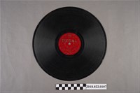 藏品(利家唱片公司發行編號「T1033」《歌曲戲：二本彰化奇案（其五）、（其六）》10吋蟲膠唱片)的圖片