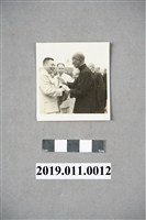 藏品(蔣經國巡視宜蘭與老人對話照)的圖片