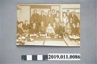 藏品(日本藝伎與酒客照片)的圖片