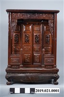 藏品(臺北方丈記先生家族木製公媽龕)的圖片