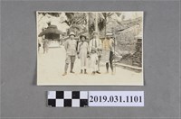 藏品(日本旅行團遊覽臺灣屏東排灣部落之攝影照片)的圖片