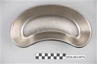 藏品(黃陳梅麗助產用彎盆)的圖片