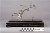 藏品(銀製梅花裝飾品)的圖片