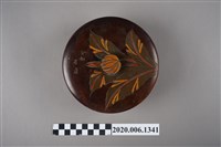 藏品(木製臺南名產植物圖樣漆器糖果盒)的圖片