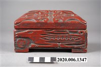 藏品(木製原住民紅漆漆器化妝方盒)的圖片