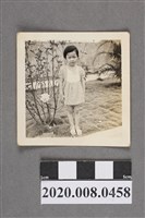 藏品(女童於草皮上獨照)的圖片