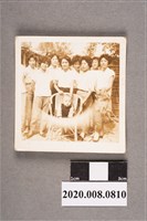 藏品(多名婦女與孩童合照)的圖片