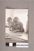 藏品(鄧碧霞與友人玩樂一景)的圖片